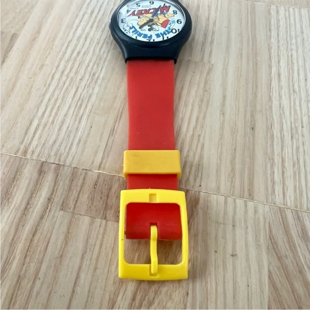 Rare Vintage Lorus Disney the perils of Mickey Mouse watch NEW BATTERY
